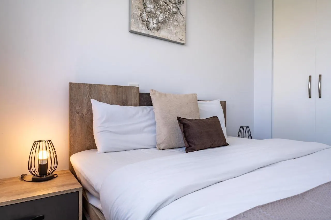 Grace 2-Bedroom Apartment In ラルナカ 0*,