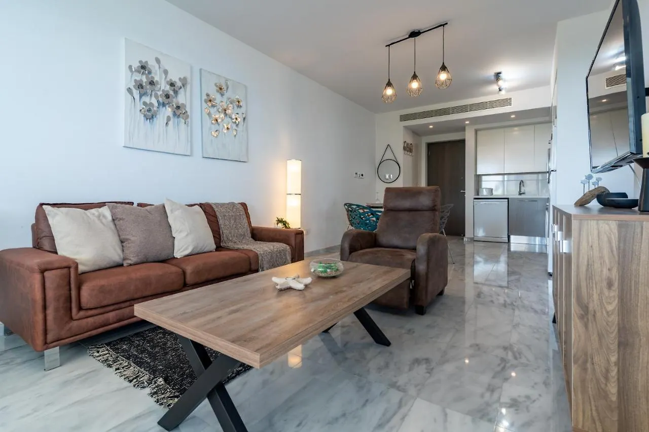 Grace 2-Bedroom Apartment In ラルナカ