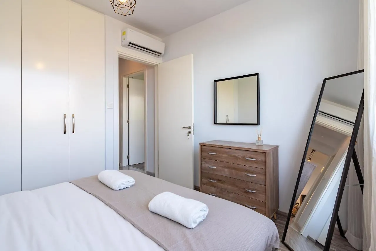 Grace 2-Bedroom Apartment In Larnaca